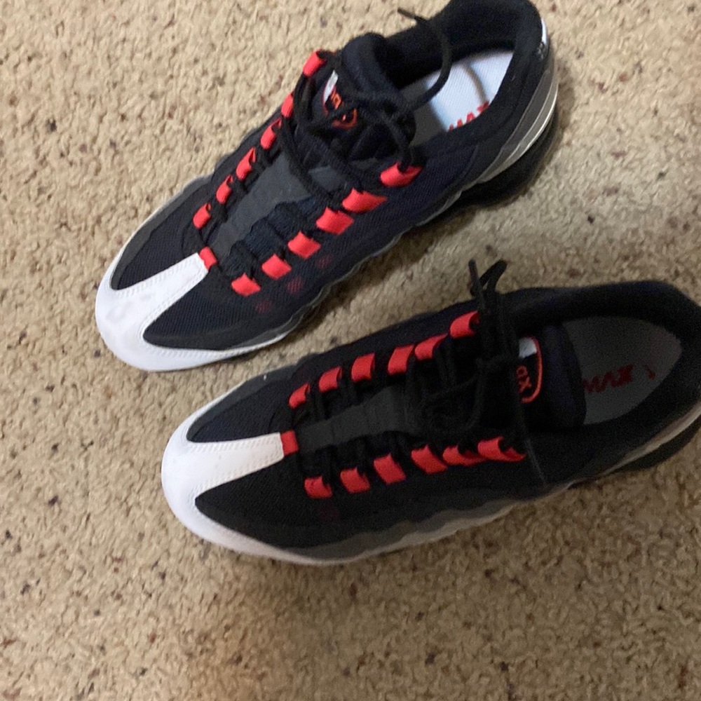 Nike air maxes
